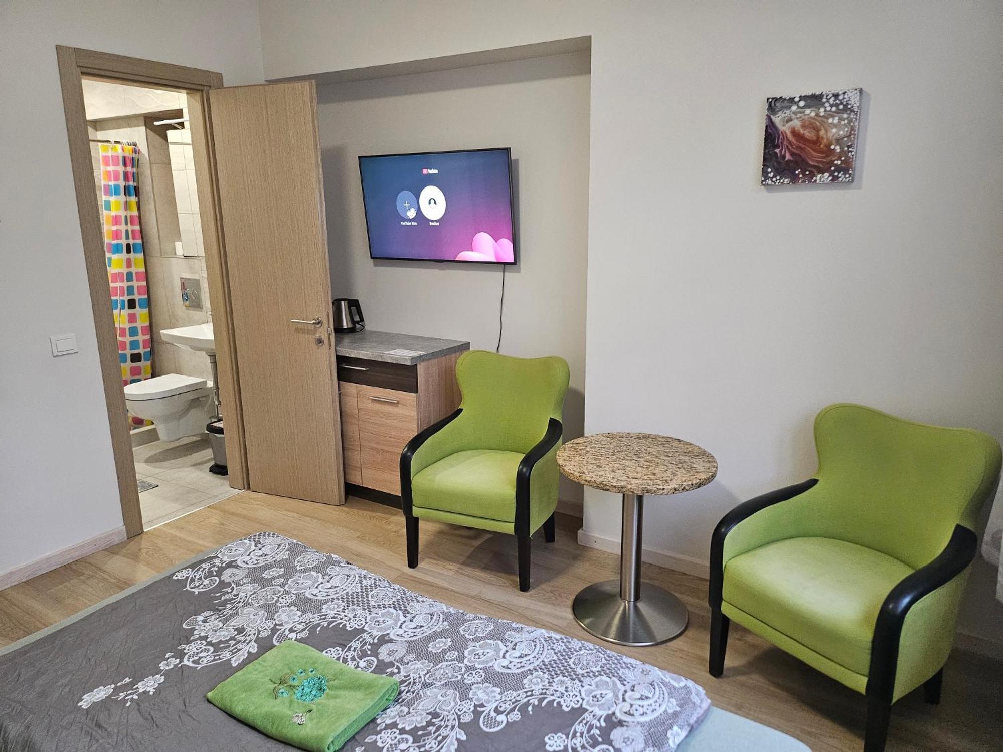 Kauno Apartamentai King Size Bed Kaunas Exteriör bild